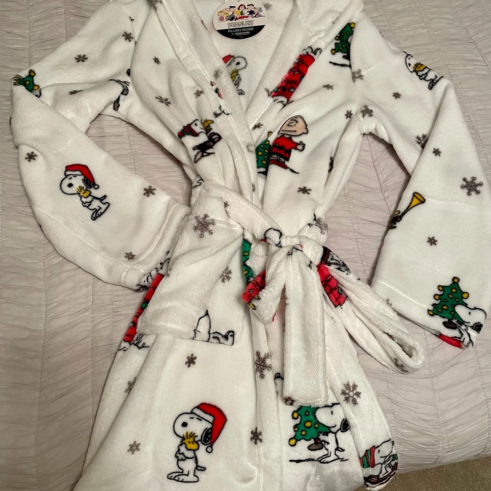 Peanuts bathrobe